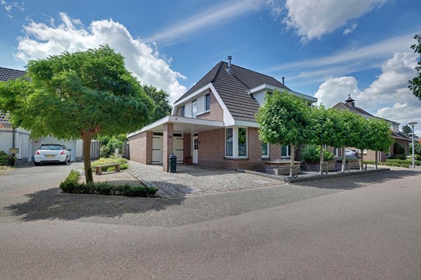 Te koop: ROYALE 2-onder-1 kapwoning met ruime, zonnige tuin op het Zuiden!